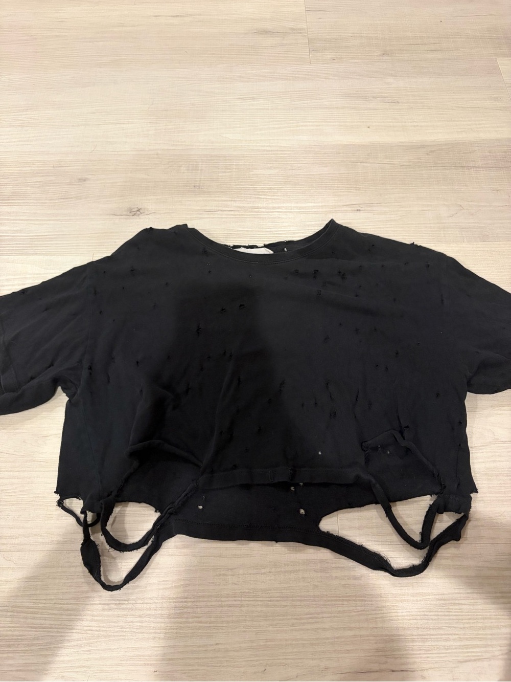 LF women’s distressed tee